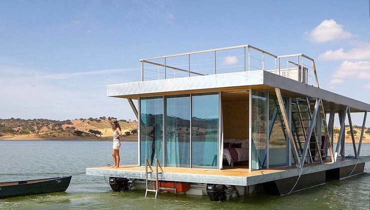 A Floating Tiny Home that lets you appreciate Nature without harming it