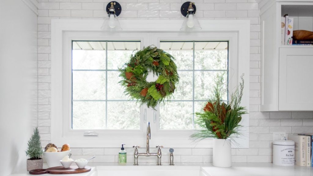 A Winter-White Home perfect for Holiday Entertaining