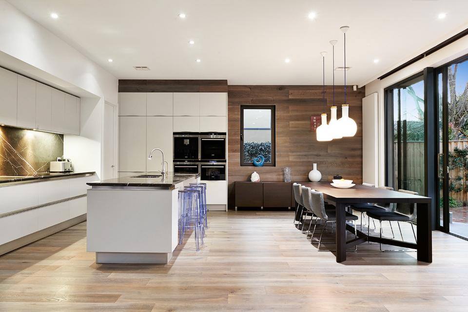 Modern Open-Plan Layout, Kitchen and Dining Room Combo